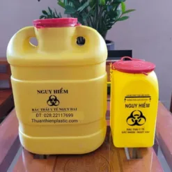 Hộp đựng vật sắc nhọn y tế màu vàng được phân phối bởi Thuận Thiên Plastic