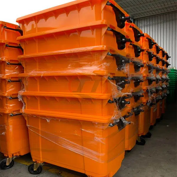 Hình ảnh thùng rác 660 lít tại kho hàng Công ty Thuận Thiên